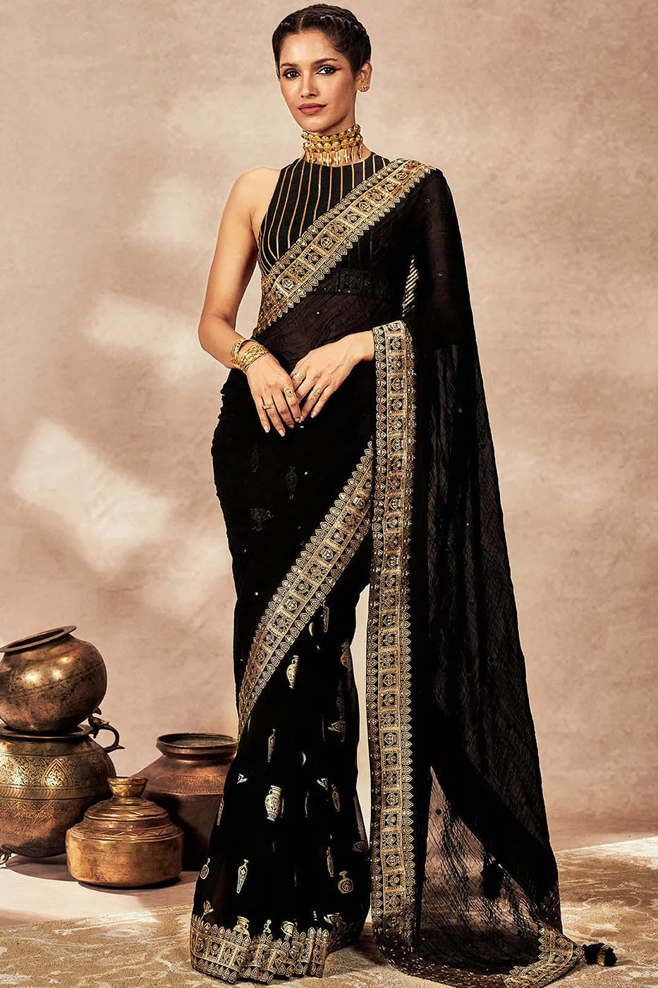 Black Potters Touch Crushed Saree