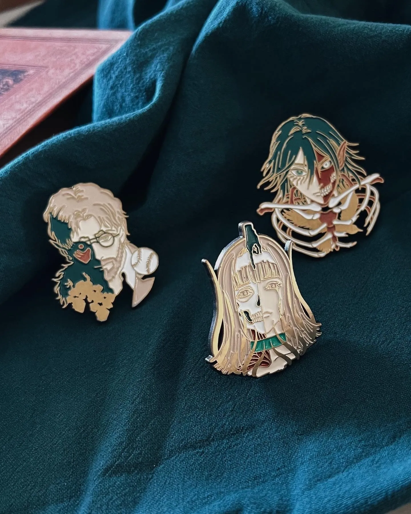 【Single】Attack on Titan Enamel Pins