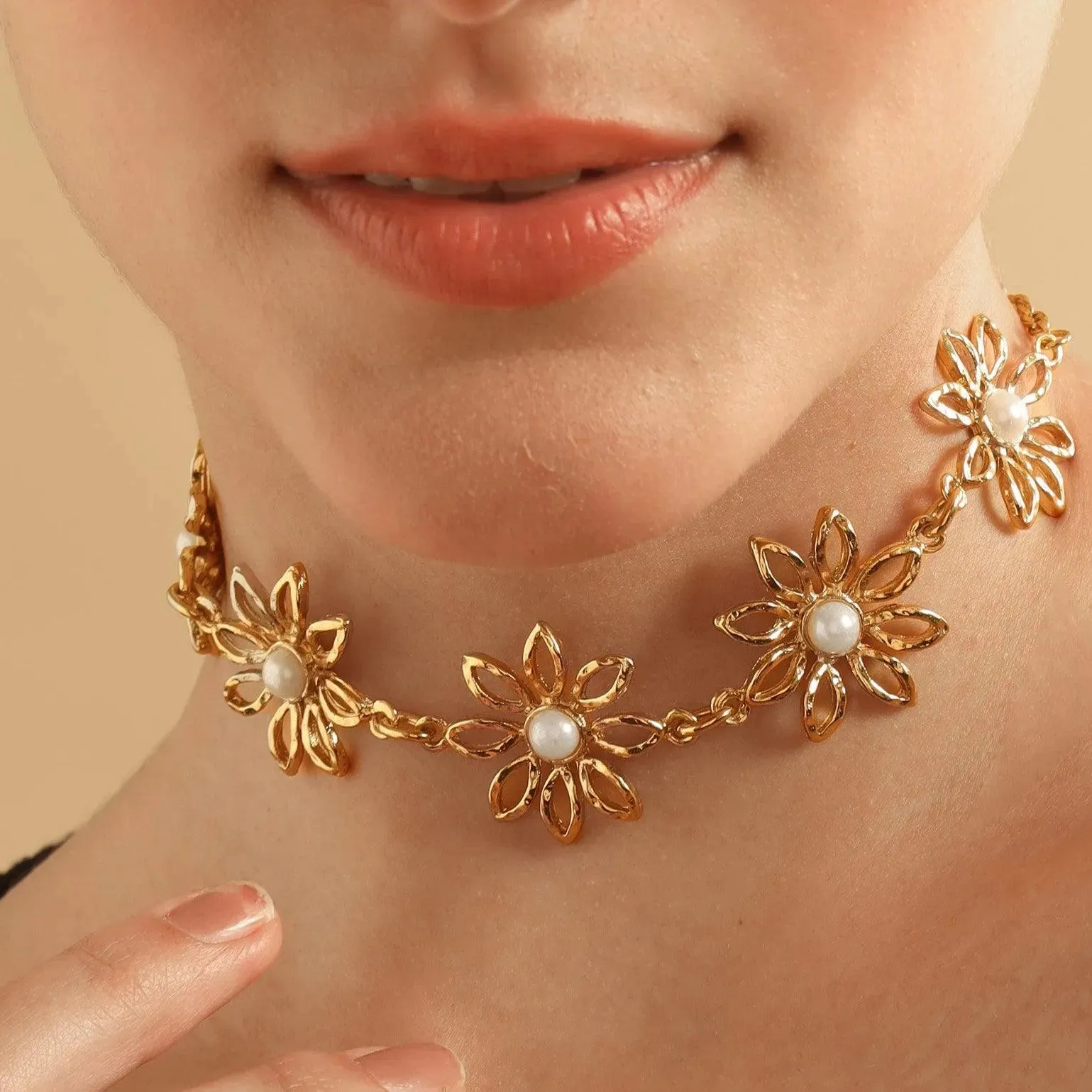 TFC Daisy Gold Plated Pearl Choker Necklace