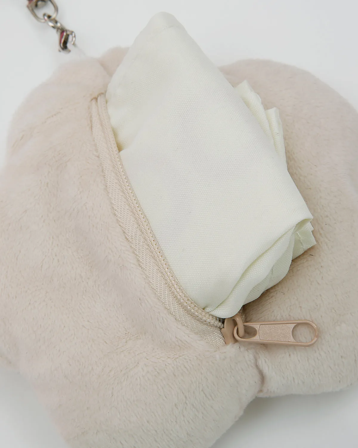 WHITE STRAWBERRY MOCHI PLUSHIE TOTE